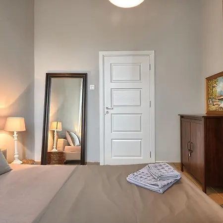 Appartement Baratero Opera Apartments *